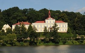 Penzion Zámek Rozsochatec